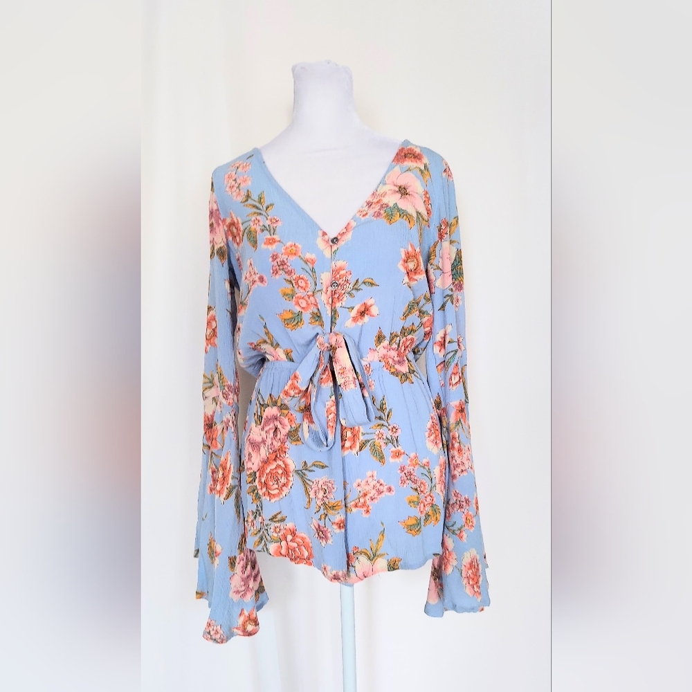 Billabong Bell Sleeve Tie Waist Floral Shorts Romper Blue Pink Size Small